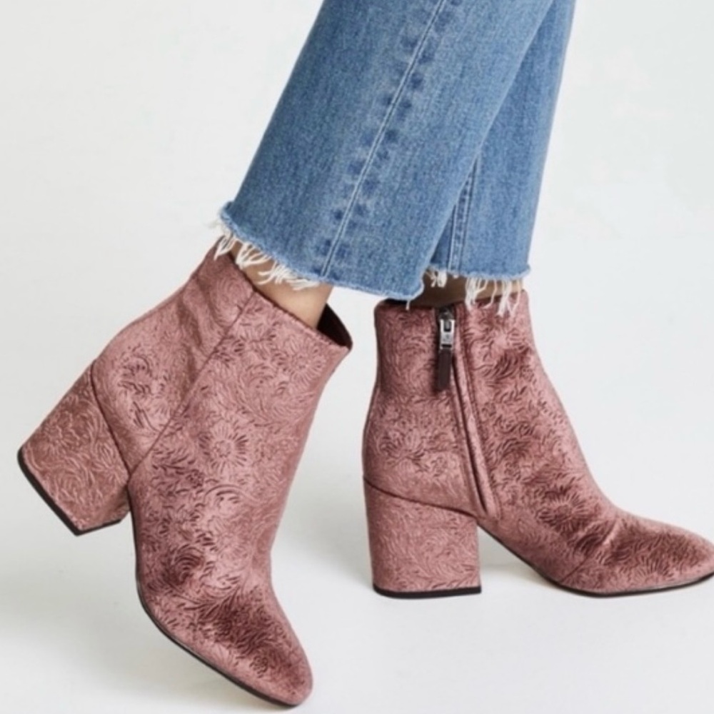 Sam Edelman Pink Mauve Velvet Ankle Boots Size 6